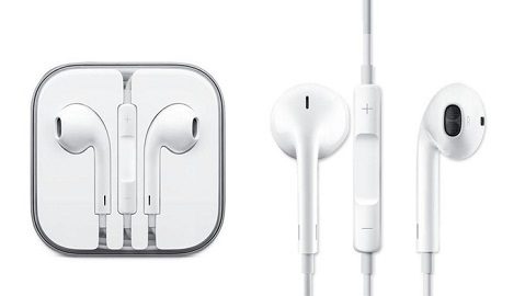 Original Apple EarPods with 3.5mm Headphone Plug